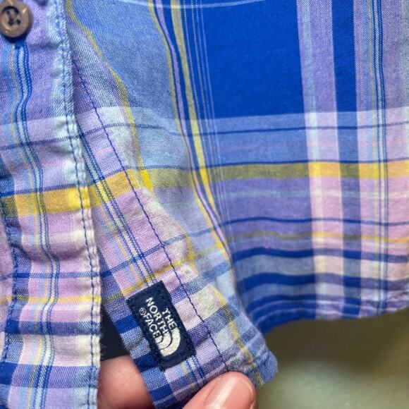 The North Face Women’s Plaid M Button-Up Shirt Blue / Purple Lightweight Cotton - Picture 2 of 9